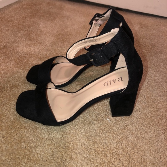 Raid wide for square toe block heeled pumps. - Picture 4 of 4